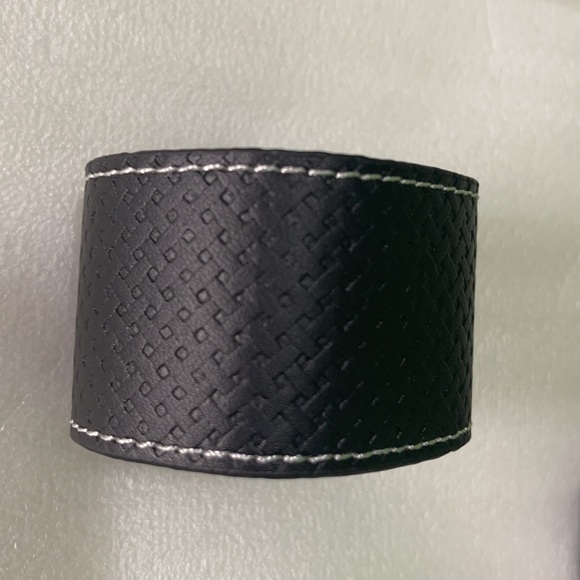 4 leather bracelets - Picture 4 of 10